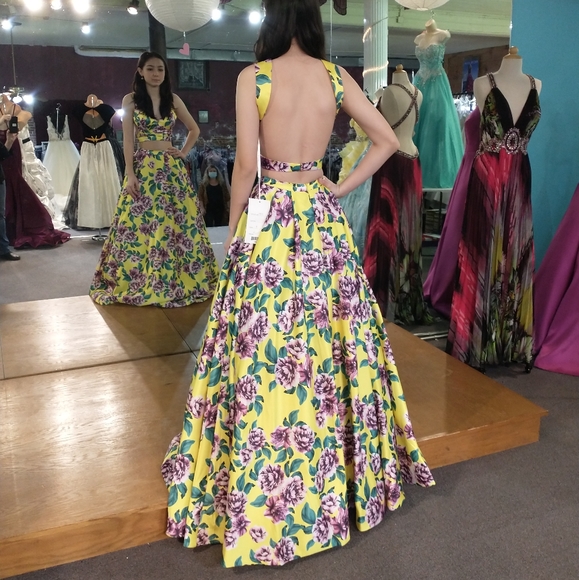 Rachel Allen 2 piece prom dress - Picture 3 of 5